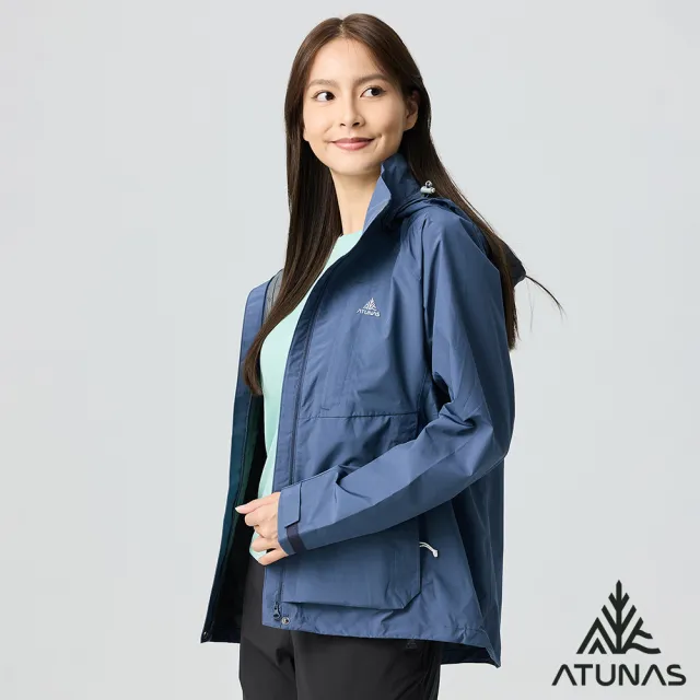 【ATUNAS 歐都納】女款綠森林透氣防水風衣外套(A1GAGZ02W遠岸藍/輕量耐磨/防風/登山露營)