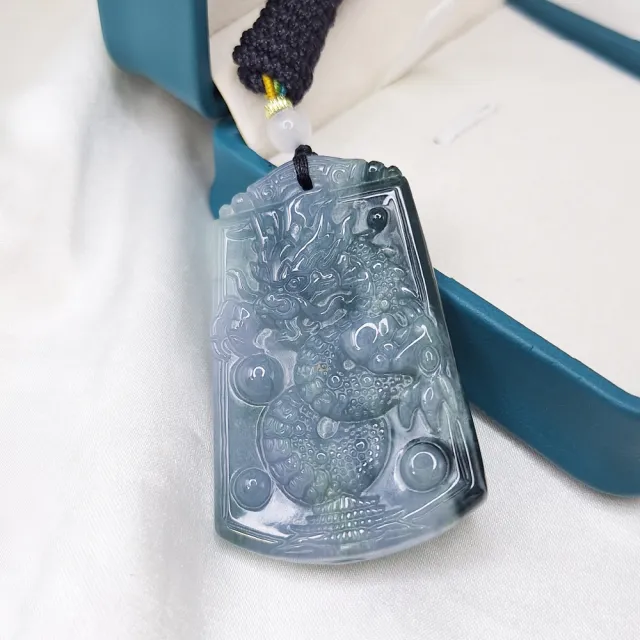 新鵝娘翡翠】天然A貨翡翠冰潤藍紫飄花龍牌牌件A2673517(翡翠龍牌牌件