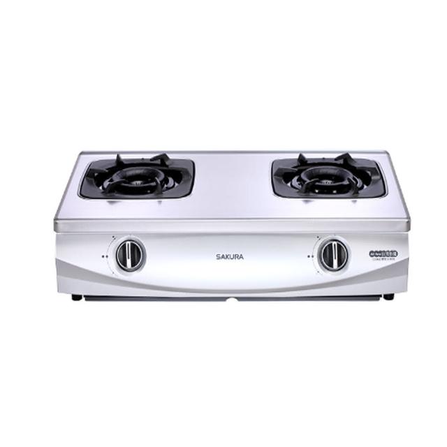  SAKURA櫻花牌 G-5900 雙口瓦斯爐，採用不鏽鋼爐臺與鑄鐵爐頭，具備雙炫火爐頭設計，提供強勁火力達9~10kW。壓電式自動點火，操作簡易安全。尺寸700x400x190mm，適用天然瓦斯(NG1)或液化瓦斯(LPG)，能源效率第一級，BSMI認證R51085，保固1年。標準安裝，適閤家庭廚房使用，提升烹飪效率。 