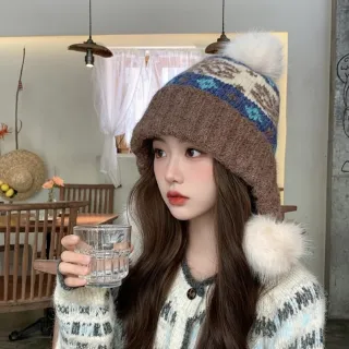 【HaNA 梨花】冬日甜甜感 北歐圖騰雙絨球暖耳護耳毛帽(毛帽 冬日穿搭 北歐 圖騰)