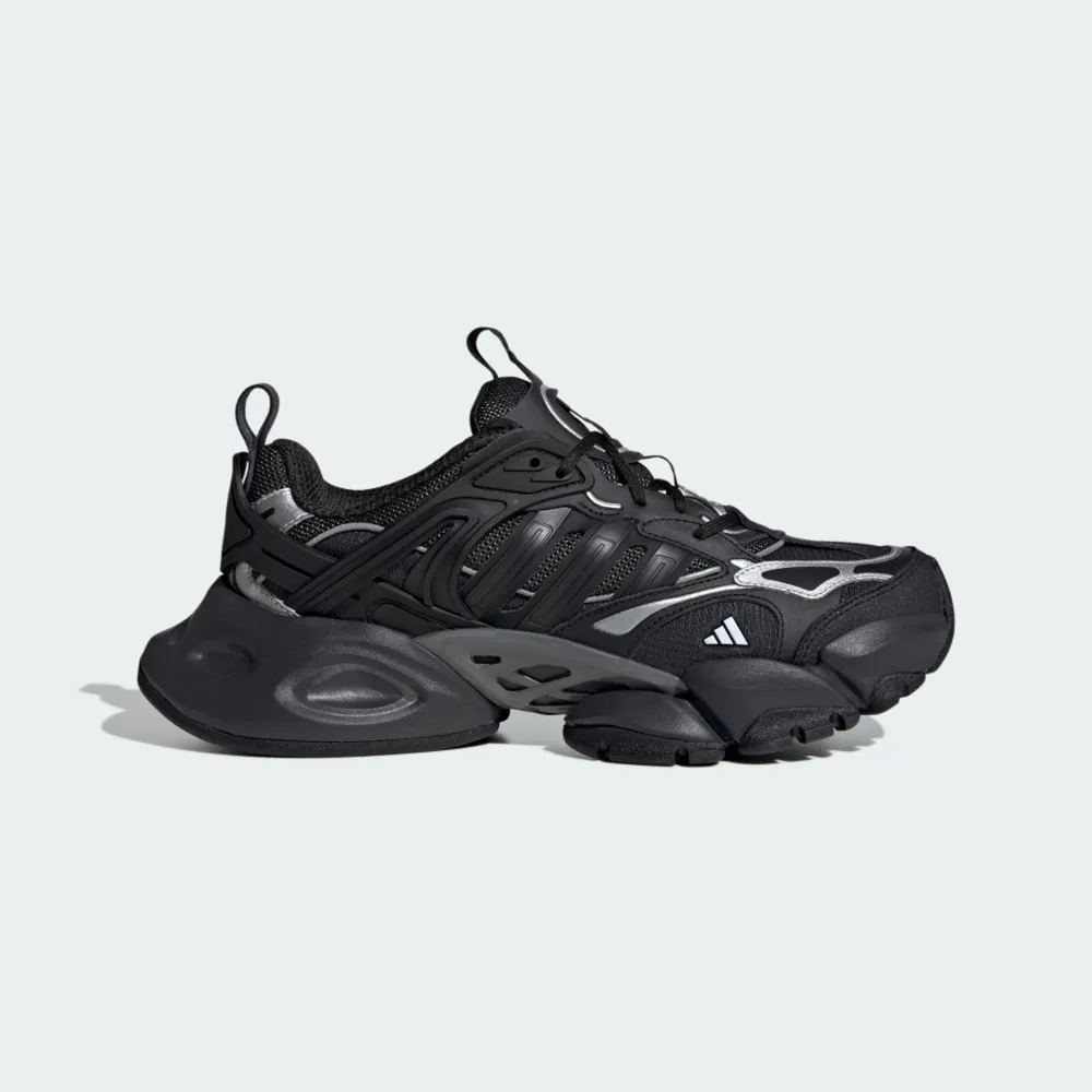 adidas 愛迪達】愛迪達XLG Runner Deluxe 男運動休閒鞋舒適黑銀(IH0070