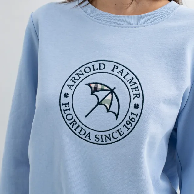 【Arnold Palmer 雨傘】女裝-傘LOGO經典格貼布刺繡圓領長袖大學T(藍色)