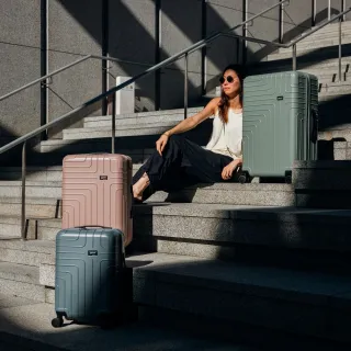 【eminent 萬國通路】官方旗艦館 - 20吋 HELIOS可擴充霧面PC行李箱 KK81(共五色)