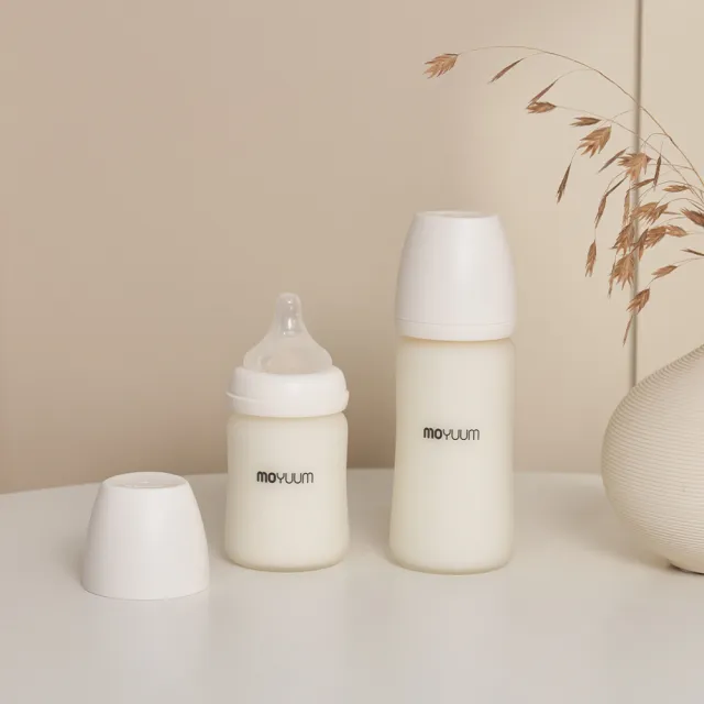 【MOYUUM】韓國 寬口矽膠玻璃奶瓶-雲朵白(150ml)