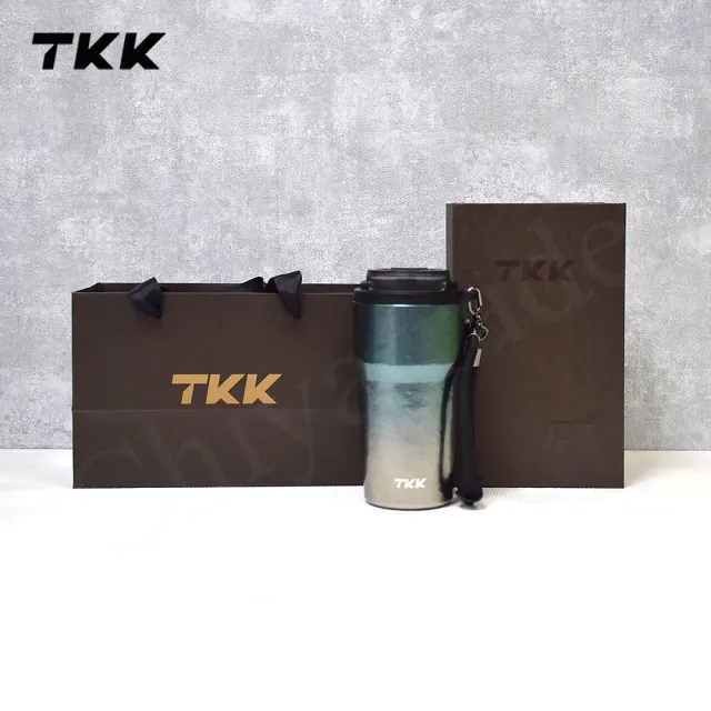 【TKK】洛奇系列 純鈦Ti 咖啡杯 保溫杯 隨身杯 630ML-禮盒組(提繩+直飲+吸管)
