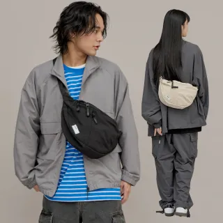 【plain-me】防潑水 PM日常大容量腰包 側背包 斜背包 包包(黑 灰綠 藍 卡其 男女斜背包 PLN3036)