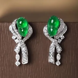 【海斯珠寶】翡翠福豆系列 18K白金 天然翡翠 鑽石 耳釘 緬甸A貨冰種翡翠 珠寶級密釘鑲工藝 吉祥設計