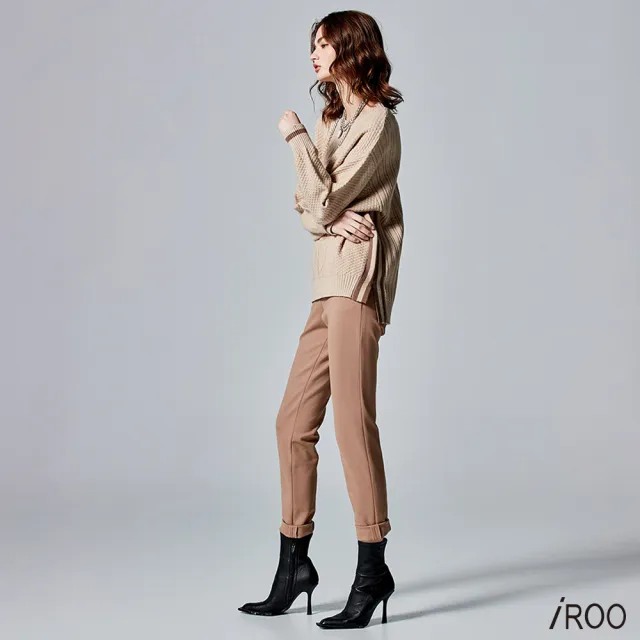 【iROO】流沙色收腰釦飾貼腿長褲