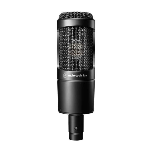 Audio-Technica 鐵三角 AT2035 是一款高品質電容麥克風，適合錄音、播客與工作室使用。採用大型隔膜設計，提供清晰細膩的聲音捕捉，具備低噪音特性，完美提升您的錄音體驗。品牌：Audio-Technica 鐵三角；型別：麥克風。