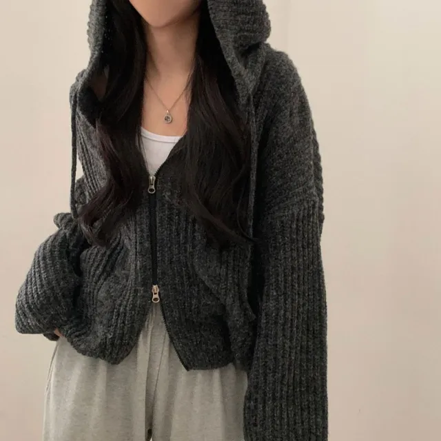 【D.studio】韓版寬鬆麻花連帽針織外套(毛衣針織上衣冬天女裝衣服保暖外套 保暖上衣冬天外套長袖上衣J414)