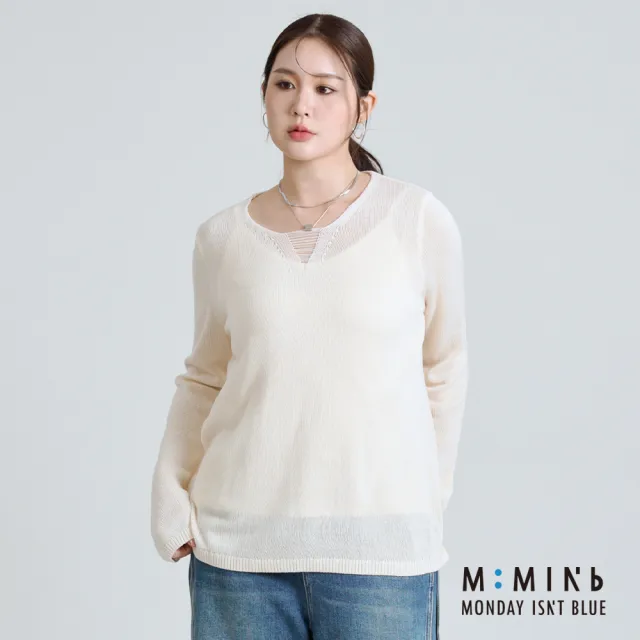 【M：MINb】個性造型V領透膚針織上衣(淺卡其/中大尺碼女裝/大尺碼女裝/XL女裝/上衣/大尺碼上衣/長袖上衣)
