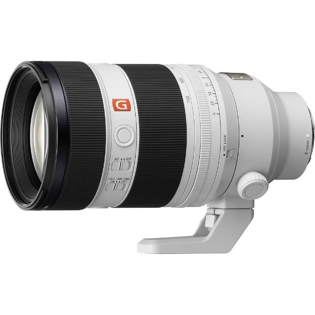  SONY 索尼 SEL50150GM 是一款高效能 E-Mount 望遠變焦鏡頭，焦距 50-150mm、F2 恆定光圈，視角 47°-16°30'，採用 17群 19 枚鏡片結構與 11 片光圈葉片，提供出色景深與銳利影像。放大倍率 0.2 倍，自動對焦系統，濾光鏡尺寸 95mm，直徑 102.8 x 鏡長 200mm，重量 1340g。適合旅遊與專業攝影，保固 24 個月。公司貨，BSMI 無。組合包含：SIGMA UV 95mm 保護鏡、膠囊清潔組、高壓空氣罐 3 入組、SunLight CL-50 相機魔毯包布 (顏色隨機)、AODELAN RMT-P1BTA 藍芽遙控器。 