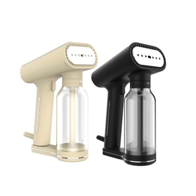 SteamOne Karl XL 式掛燙機，具備400毫升大水箱，30秒快速啟動，提供乾蒸氣穿透力，內建SOFT START防滴水系統，使用更安全舒適。適閤家庭日常使用，輕便易操作，是現代生活家電的首選。型號TWXL4600B，產地中國，電壓110V，BSMI許可字號無。