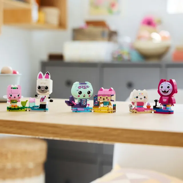 【LEGO 樂高】Gabby’s Dollhouse 11215 蓋比的積木版貓咪朋友(啟蒙玩具 蓋比的娃娃屋 積木 兒童玩具)