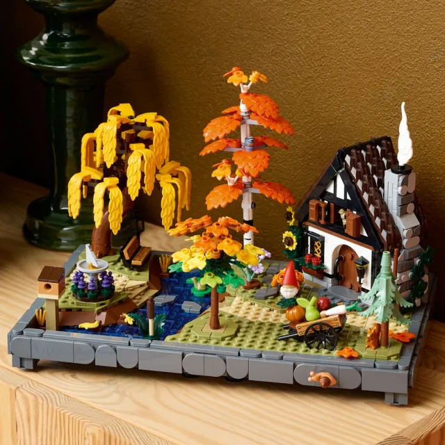 【LEGO 樂高】Icons 11372 秋季小屋庭園(建築模型 居家擺設 積木 玩具)