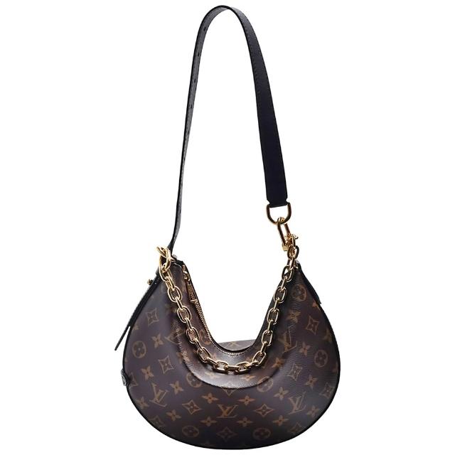 LV LOUIS VUITTON路易威登 M15056 經典 Cookie BB 系列 Monogram 塗層帆布彎月形肩背 / 手提包 LV LOUIS VUITTON路易威登 M15056 經典Cookie BB系列Monogram塗層帆布彎月形肩背/手提包,獨特的彎月形狀設計,經典Monogram圖案,可作斜背和肩背攜帶,時尚百搭,適合日常出勤與休閒場合。結帳享85折再享0利率,高品質皮革與堅固帆布材質,展現LV品牌經典風格與優雅魅力。