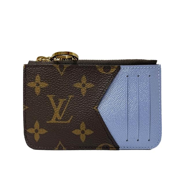LV LOUIS VUITTON路易威登 M26653 經典 Romy 撞色拉鍊式卡片夾 / 零錢包 棕色 x 冰藍色 風格簡約而富現代感的 LV Romy 撞色拉鍊式卡片夾,輕巧設計兼具時尚與實用,棕色與冰藍色撞色搭配,展現高階感與個性化風格,是日常搭配的理想選擇。