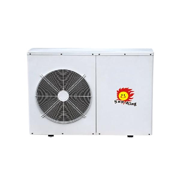 Sun-King昶新 CSH-KS020 高效太陽能LED燈具，結合先進太陽能面板與高容量電池，提供穩定且長效的戶外照明解決方案。具備自動感應功能，適合庭院、公園或緊急照明使用，輕巧耐用、安裝簡易，完美融合太陽能科技與LED高效能，為您的戶外空間帶來可靠照明，照亮生活每一天。