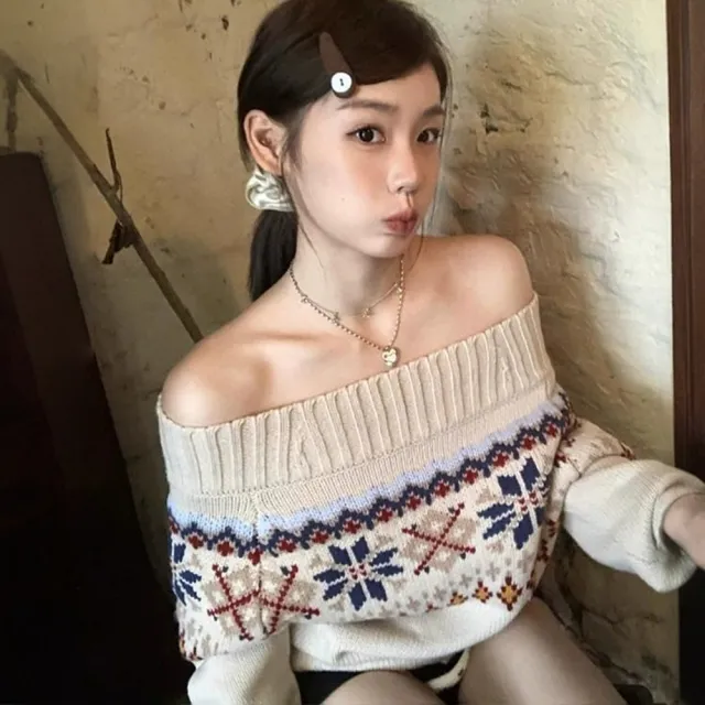 【D.studio】韓版寬鬆氣質一字領雪花提花針織上衣(毛衣長袖上衣保暖上衣秋冬女裝發熱衣保暖衣W697)