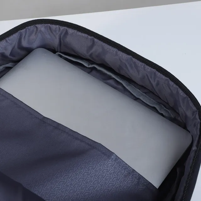 【deya】雙11 venture 極簡後背包 黑色︱筆電包 輕量雙層後背包 透氣背墊