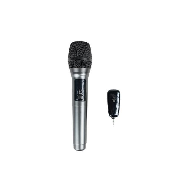  ifive if-U928 無線手持式動圈麥克風，採用UHF技術，提供穩定無線傳輸，適閤家庭K歌、會議及行動K歌使用。黑色外觀輕巧，重量僅170公克（不含電池），尺寸4x23.3cm，便於攜帶。配件包含UHF無線麥克風、防滾架、海綿套、3號電池、轉接頭、USB充電線、接收器及說明書。產地中國，享1年保固，透過NCC認證（CCAH20LP2340T2）及BSMI許可（R38369）。注意事項：充電時請同時充電麥克風與接收器，避免水氣接觸、不適合兒童使用、外殼損壞請停用並聯絡客服、充電中勿使用、收音海綿具防塵過濾功能、開機嘯叫可調低音量或拉遠喇叭距離，操作問題可加官方LINE @5FNF 詢問。 