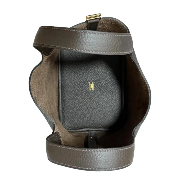 【Hermes 愛馬仕】H056289CC 46 經典Picotin Lock 18菜籃子金釦手提水桶包(烏木黑)