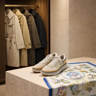 【BURBERRY 巴寶莉】風衣外套/Chloe運動鞋/Hermes 70真絲方巾