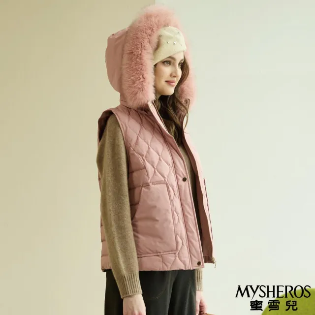 【MYSHEROS 蜜雪兒】菱格絎縫拉鍊開襟背心 狐狸毛連帽金釦(粉)
