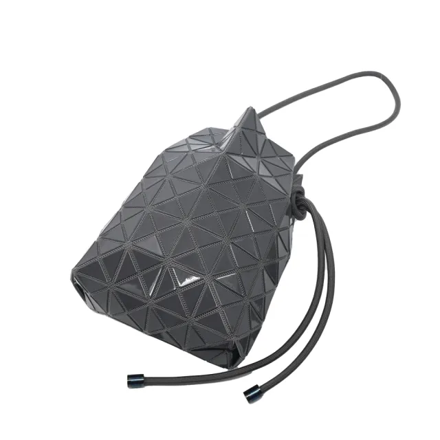 【ISSEY MIYAKE 三宅一生】WRING ONE-TONE 季節限定亮面抽繩水桶包(多色選)