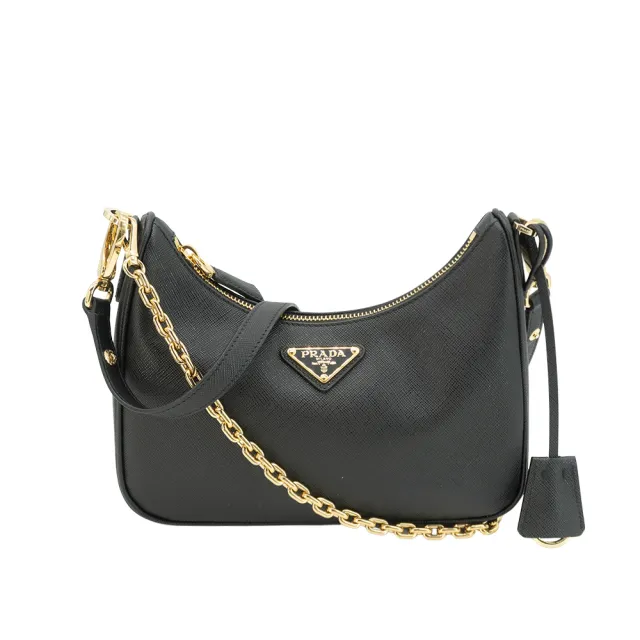 【PRADA 普拉達】Re-Edition Saffiano 金三角logo防刮皮革鍊帶hobo肩背包(1BC204-黑)