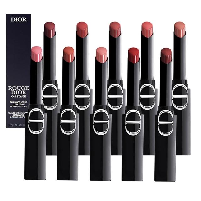 Christian Dior 迪奧 巨星持色唇膏 #390 紅毯玫瑰 是一款高顯色度、持久不脫色的唇部彩妝產品，適合各種膚質使用。採用高品質配方，提供豐潤滋養效果，讓雙唇保持水潤與完美妝感。產地依商品包裝顯示，儲存期限為36個月，為您帶來專櫃級的奢華體驗。