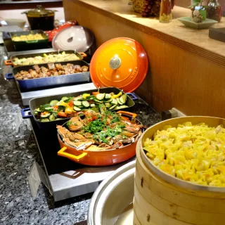 【台東娜路彎大酒店】中庭咖啡廳自助式午餐券2人$899(餐券售價799現場+100即可使用)