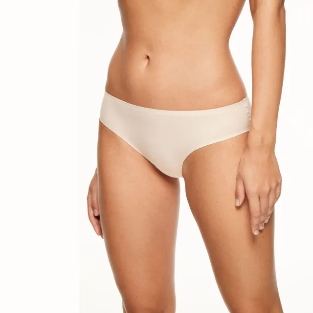 【Chantelle 仙黛爾】Soft Stretch.涼感透氣低腰三角無痕女內褲 黑膚粉膚可選.26430_0WU(超強彈力包覆)