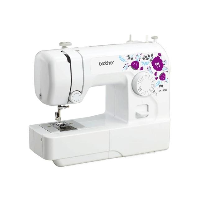 適合初學者使用的 Brother 兄弟牌 JA-1400 縫紉機,具備 LED 冷光照明光線,簡易切線設計,隱藏式盒不佔空間。提供 14 種針趾花樣,針趾幅度 0-7mm 以下,針趾長度可調。採用水平式全迴轉梭床,裝底線設計,讓縫紉更輕鬆。適閤家庭使用,體積小巧,尺寸為寬 39.2cm X 高 37cm X 深 14.6cm,電壓 110V,產地為越南。 Brother兄弟 JA-1400