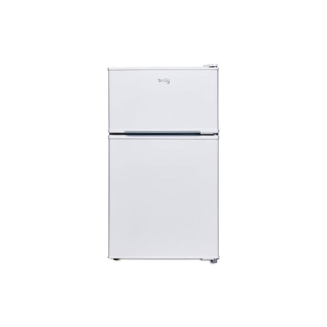 ONLY OR90-RM02 雙門冰箱,容量90L,白色系設計,適合單人或小家庭。尺寸837x470x492mm,重量23.9kg,定頻馬達,R600a環保冷媒。第1級能源效率,耗電僅15kWh/月,具節能標章。左開門設計,110V電壓,泰國製造。全機1年保固,壓縮機3年保固。無含安裝服務,BSMI許可R36478。完美解決小型空間儲物需求,高效省電耐用。 only OR90-RM02