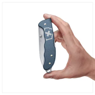 【VICTORINOX 瑞士維氏】2026限量鋁合金冰川藍 折疊式獵刀/136mm(0.9415.L26)