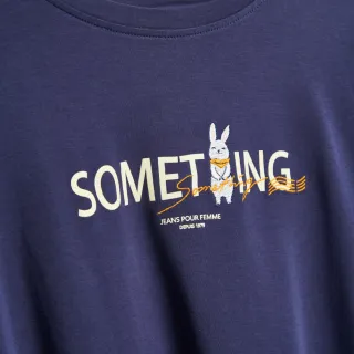 【SOMETHING】女裝 郵戳兔寬短版短袖T恤(丈青色)