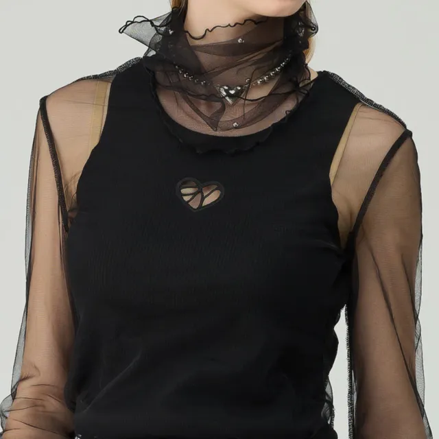 【OUWEY 歐薇】縷空愛心針織短背心(兩色；S-L；3243195706)