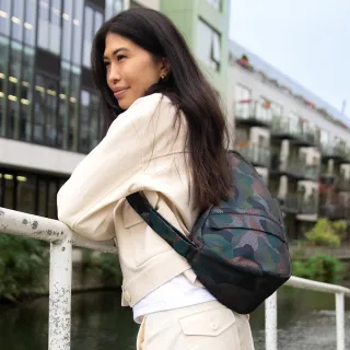 【HEALTHY BACK BAG】官方直營-印花系列RECYCLED PRINT SMALL 斜背包-森林迷彩 男包 女包 側背包 大容量包