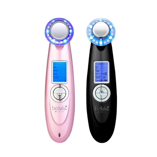 Belulu美露露 classy Belulu美露露 Classy 美膚儀是專業匯入儀,結合超聲波、負離子、震動按摩、匯入匯出功能,輕巧僅100g,充電式設計,充電4-6小時即可使用。適用純潔白、水漾粉顏色,盒裝含美容儀本體、充電線、護目鏡、精華液等配件。家用美容神器,提升肌膚吸收,個人衛生用品,一經拆封使用影響退貨許可權。