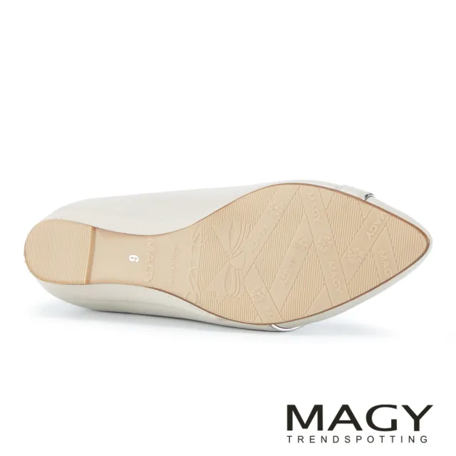 【MAGY】通勤百搭 真皮親膚舒適尖頭平底鞋(杏色)