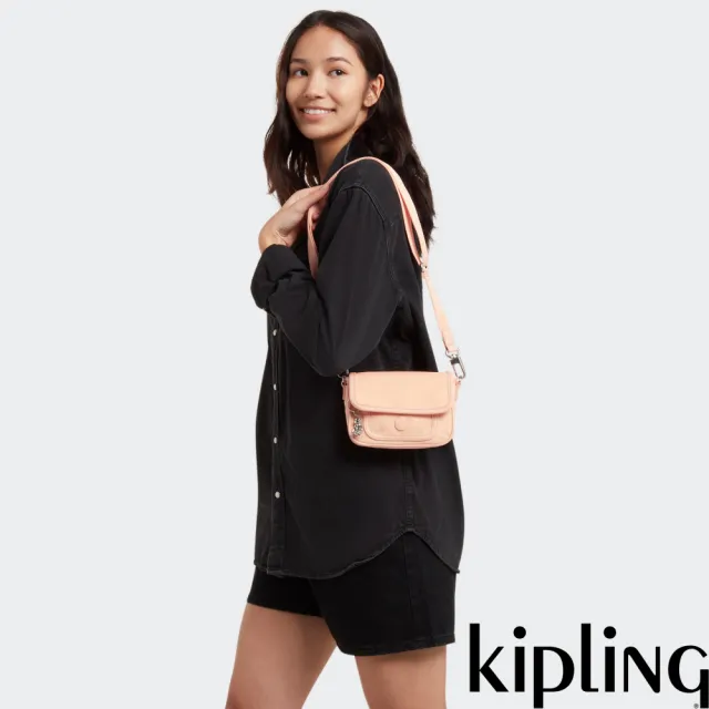 【KIPLING】玫瑰淡粉色翻蓋小側肩包-INAKI S