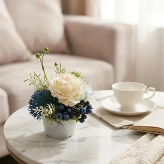 【HUGO DECO 榆果傢飾】水感奶白玫瑰藍莓果香氛花飾(擬真花/香氛/花禮/桌花/永不凋零)