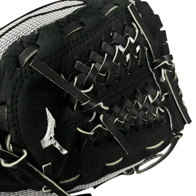 【MIZUNO 美津濃】國小低年級入門棒球手套約11吋黑x銀密網檔(1ATGY26924)