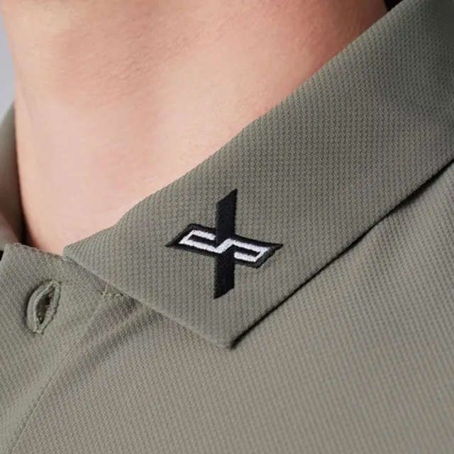 【DESCENTE】GOLF 迪桑特 男士 透氣高爾夫短袖POLO衫(黑色/卡其色)