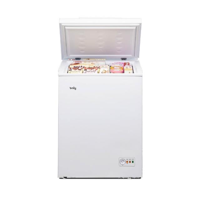 ONLY OC149-NK01Z 是一款高效能的149L單門上掀式小型冰箱，適閤家庭廚房或小空間使用。採用定頻馬達，月耗電僅18kWh，環保冷媒R600a，確保節能環保。尺寸845x635x563mm，重量25kg，易於安裝與移動。白色系設計簡約大方，內部空間實用，提供充足冷凍儲存。適用110V/60Hz電壓，中國原產地製造，全機及壓縮機保固1年。完美解決日常食材保鮮需求，是小家庭或單身人士的理想選擇。