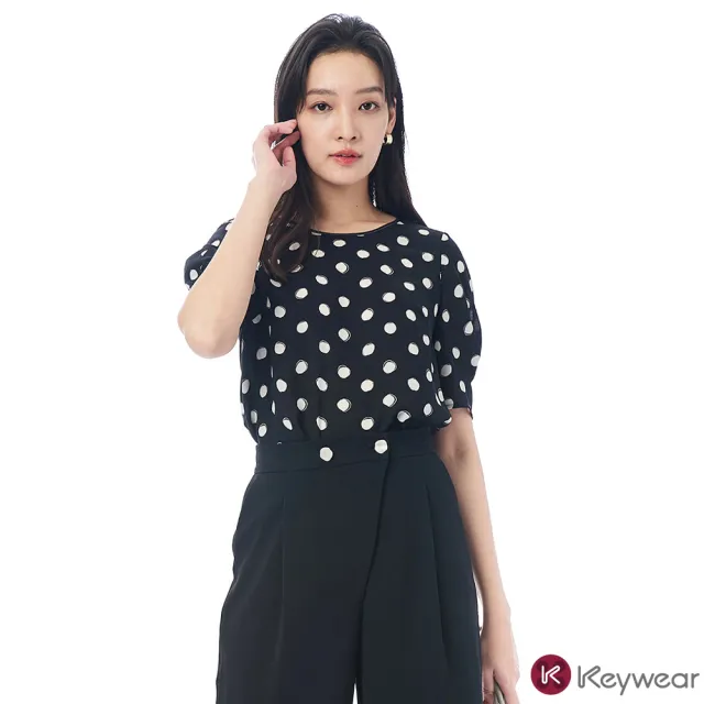 【KeyWear 奇威名品】黑白波點圓領短袖上衣