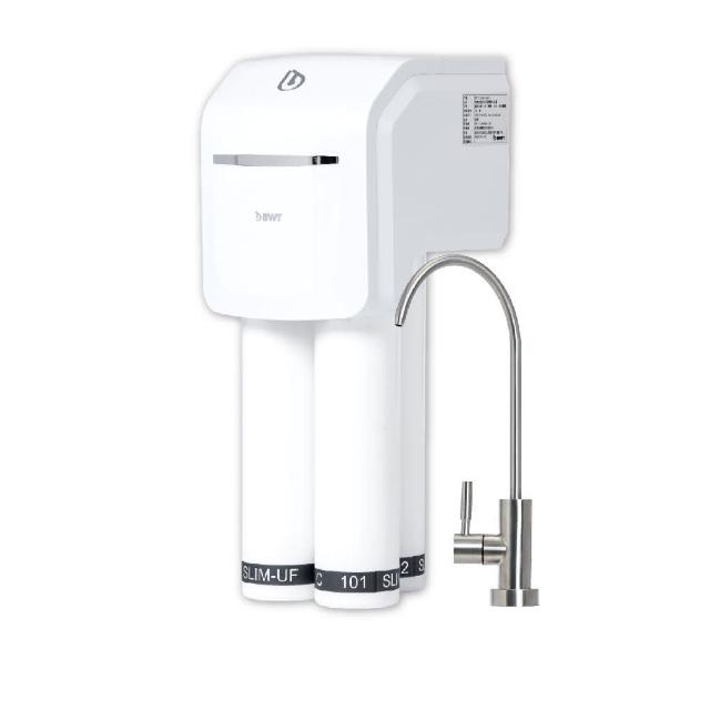 BWT 德國倍世 SLIM 3 櫥下型淨水器，採用三道濾芯淨水方式，提供純淨飲水體驗。第一道 SLIM-RS 105 軟水樹脂濾芯，去除水垢；第二道 SLIM-C 101 高效活性碳濾芯，吸附異味；第三道 SLIM-UF 104 醫療級中空絲膜濾芯，過濾0.1um~0.01um微粒。公升數2公升以下，規格BWT PURE SLIM 3，臺灣產地，1年保固，公司貨，BSMI許可字號R3C410。適閤家庭日常使用，定期更換濾芯確保水質安全。