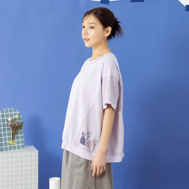 【MOSS CLUB】花叢中MOSS兔印花異材質拼接寬鬆蝙蝠短袖T恤 白 綠 淺紫