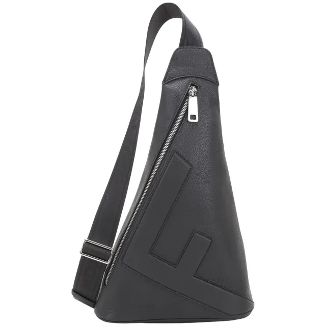 【FENDI 芬迪】Roma Cono 大型 立體字母荔紋牛皮三角肩斜背包-黑色
